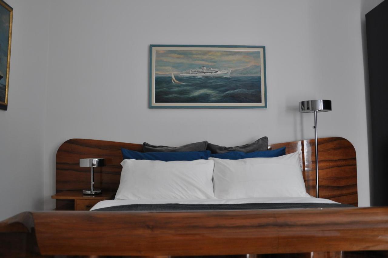 Deluxe Beachfront Apartment Klara, Lovran Bagian luar foto